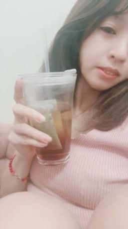 lovemeredith : 我泡的菊花枸杞明目茶，你想不想我泡給你喝，還是你想泡我