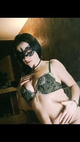 julielove : I suck gently and want you to fuck me.