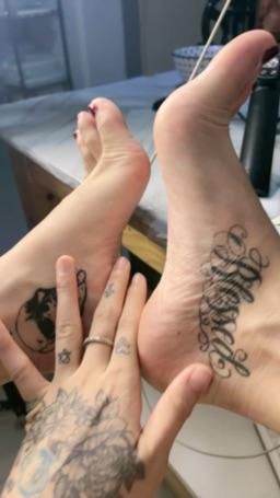 chocolatedumpling : do you like my feet?