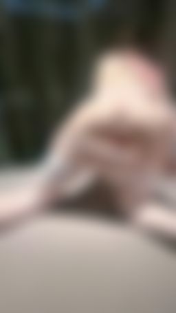 xww2233 : 狗狗爬在窗邊扭屁屁 哥哥快點插進來