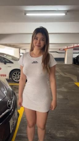 alice_life : 在香港停車場忍不住把內褲脫下來露出一下