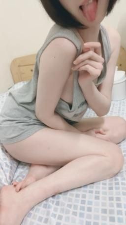 lynnbae : 或許是我錯了 但那又怎麼樣呢？
#生活 #舌頭 #白白嫩嫩