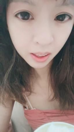 lovemeredith : 一早就吃奶白的冰淇淋，也想喝你製造的熱豆漿，均衡ㄧ下