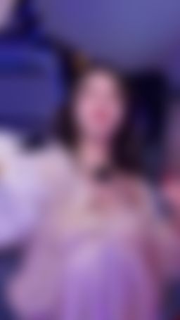 sexyyui : 《Ktv系列》別人唱歌，我露奶頭自摸💓