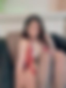 hannawuu : 🖤露臉巨乳黑絲🖤這表情跟身材再穿上黑絲，超誘惑！