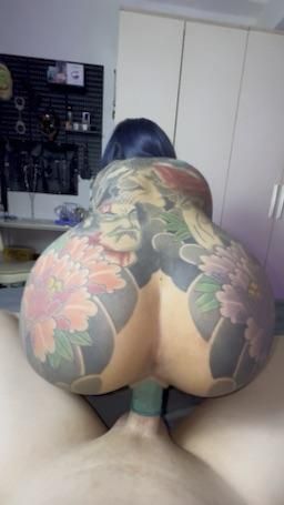 69greengreen : Popular young female anchor 🔥 Exclusive sex clips ‼ ️ The girl on top is very good at shaking behind the back. Girls who have fitness are really different 💯