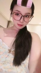 angel089. : l谁跟我一样,趴在床上玩手机的时候就爱假装女上,练习动屁股,有的时候还高频动🤣🤣