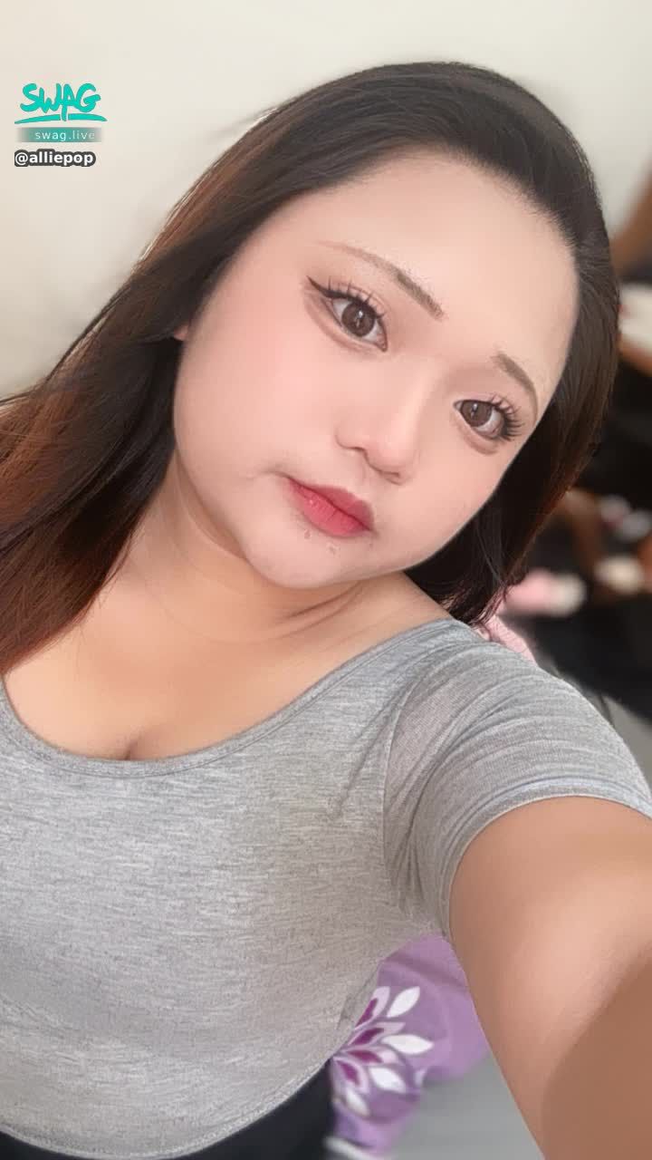 alliepop : 沒什麼特別的事，就是想讓你看看今天的我♡