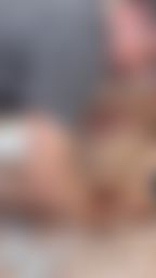 daxiangtw : 他用手用力抽插她的濕洞,水花四濺整床都濕了