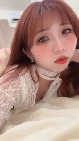 sexyrabbitt : 生病第六天 「學會與痛共存」
每天都痛到只能這樣趴在床上