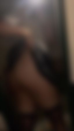 may_yy : Babe半夜突然想色色怎麼辦..😳