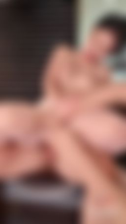 widthdr : 小穴插著屌外加超強力震動玩具❤️直接把嬌妻逼到高潮地獄瘋狂吶喊求饒