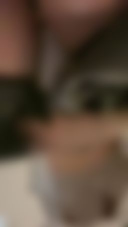 ouopuppy : 🎀騷里騷氣學生妹🔞哇～這個偷窺視角🈲學生妹的裙底內褲跟制服底下一對香軟胸部都被看光‼️