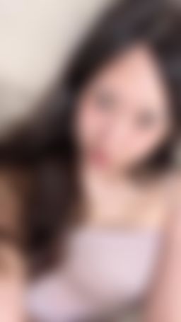 minnnn_rrr : 素顏米兒工商一下：
6/7 21:30 米兒直播間見💕