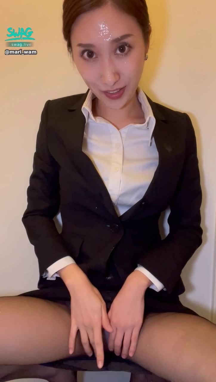 mari_wam : Want to see the full video? DM me💚💚