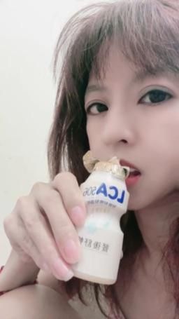 lovemeredith : 每天喝發酵乳養好菌，我還想補充蛋白質，要靠你射給我，好不好？