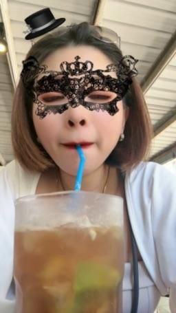 strawberry2024 : 好熱🥵喝涼涼