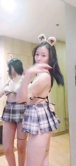 akikojung : 镜子前面