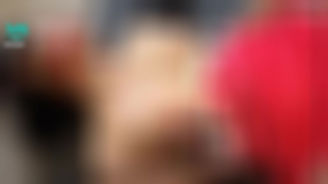 amipet : 穿著粉嫩的啦啦隊服…Babe
被狠狠欺負的我…
乳頭還被戴上了震動器，一邊羞恥地搖動著身體…
「不行了…又要去了……」
#新作更新 #アミ #チアガール