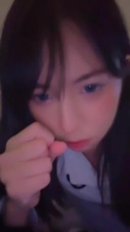 _xiaokui. : 今天系統原因⋯現在無法直播⋯⋯
小葵正在努力修復，如果無法的話只能等明天小葵開播了🥺
謝謝各位陪伴小葵🥺
小葵愛你們❤️