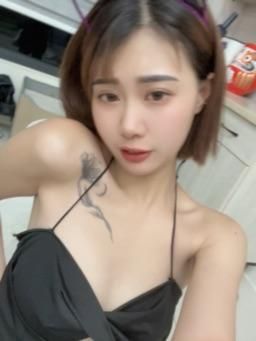 yo7542yo : 今晚23:00直播見
經前最後秀還不跟上♡.·*.