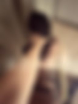 dick888xxx : 第一次見面的OL妹紙 直接當天進房 在小沙發上後入打砲！好色的美體 （幫忙OL女孩按讚👍