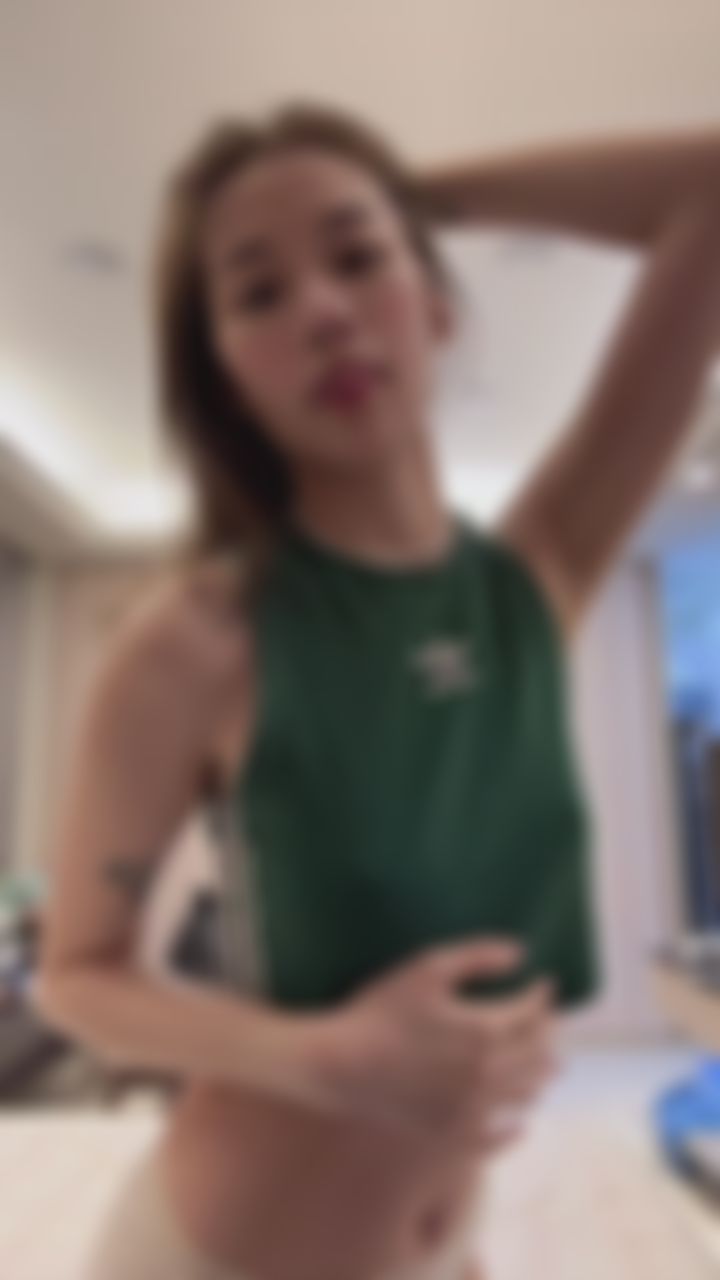 kelly8634130 : 草莓回歸囉🍓你還沒加入草莓家族嗎？😮你又錯過一個禮拜的精彩好片了😂趕快私訊加入呀❤❤ #性感 #露臉 #sexy #生活 #騷 #奶 #可愛 #誘惑 #甜美 #內褲