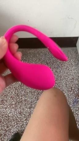 naughty_pipi : 感謝某人送的禮物🥺耶～～～我也有玩具了🫣
