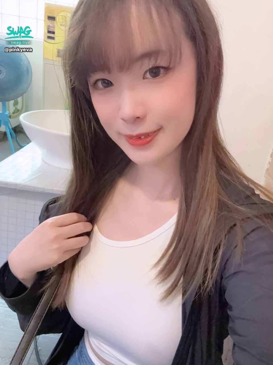 pinkyeva : 你能活三萬多天
借我睡兩晚怎麼了🫣