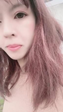 lovemeredith : 化妝出門去，你喜歡我化妝還是素顏？