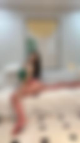 yanshuizhi : 丰乳肥臀丝袜诱惑