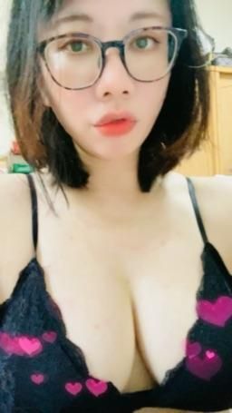 lelelina : 🔥天氣太熱～黑內衣性感一波🔥
#樂樂#內衣#露臉#性感#騷#白皙##呻吟#誘惑#