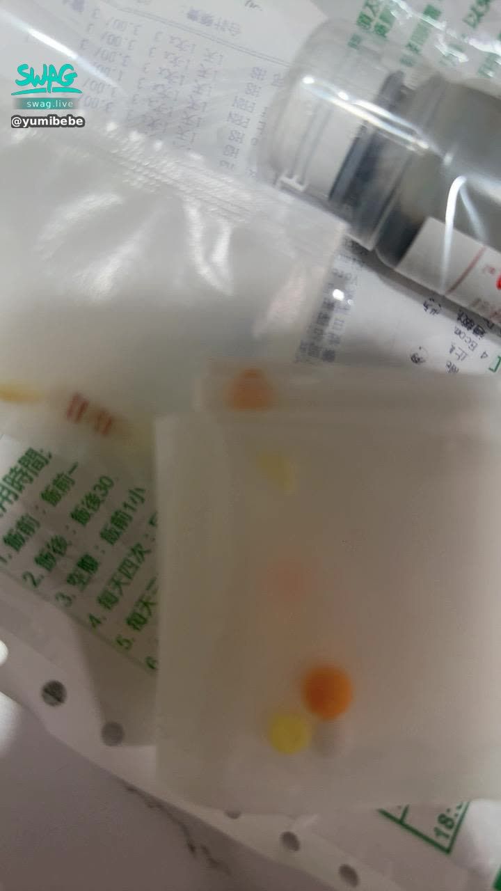 yumibebe : 今天喉嚨痛痛的，鼻涕狂流，整個人都爛掉了🥺 好想有個哥哥可以幫我倒熱水、餵我喝藥…你會來照顧我嗎？🥹💗