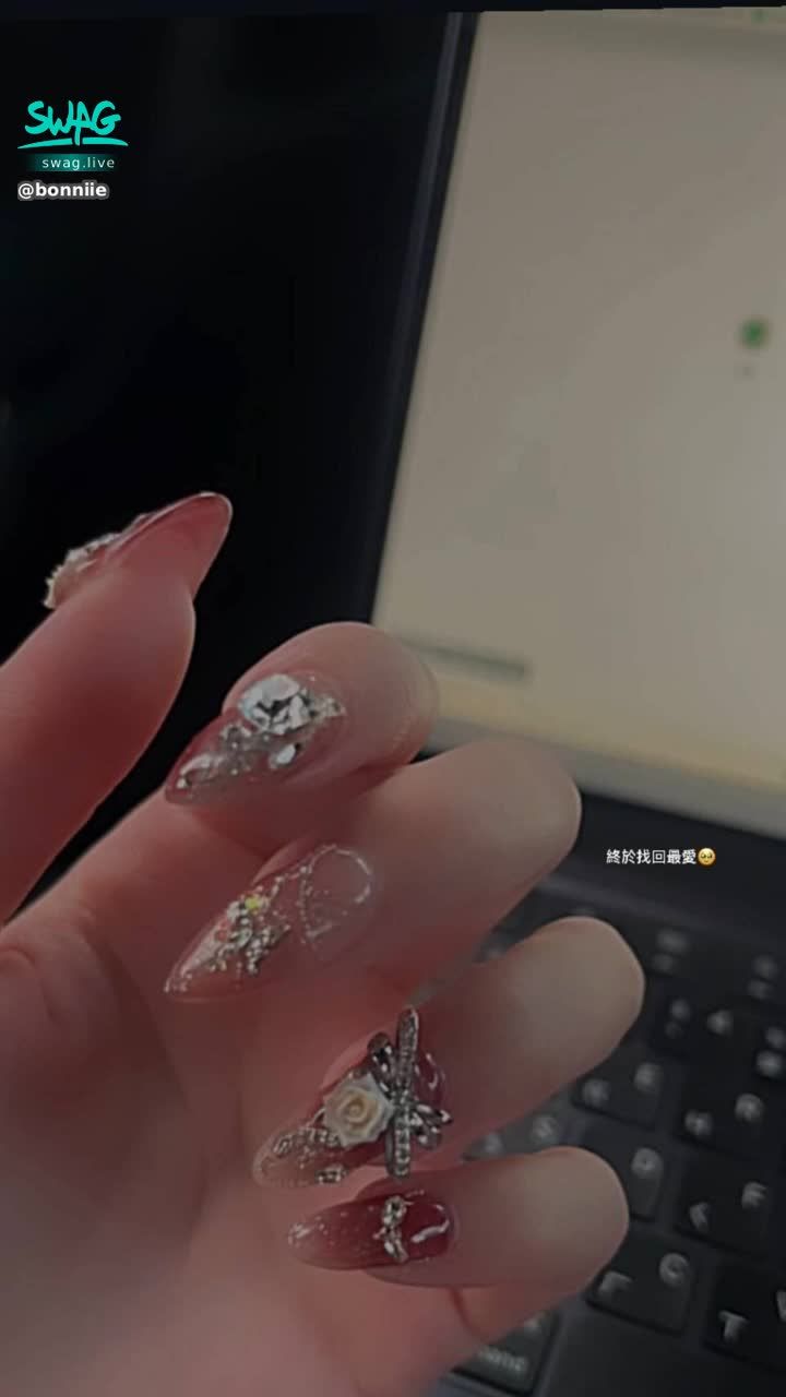 bonniie : 喜歡這樣的指甲嗎這次很滿意😍
