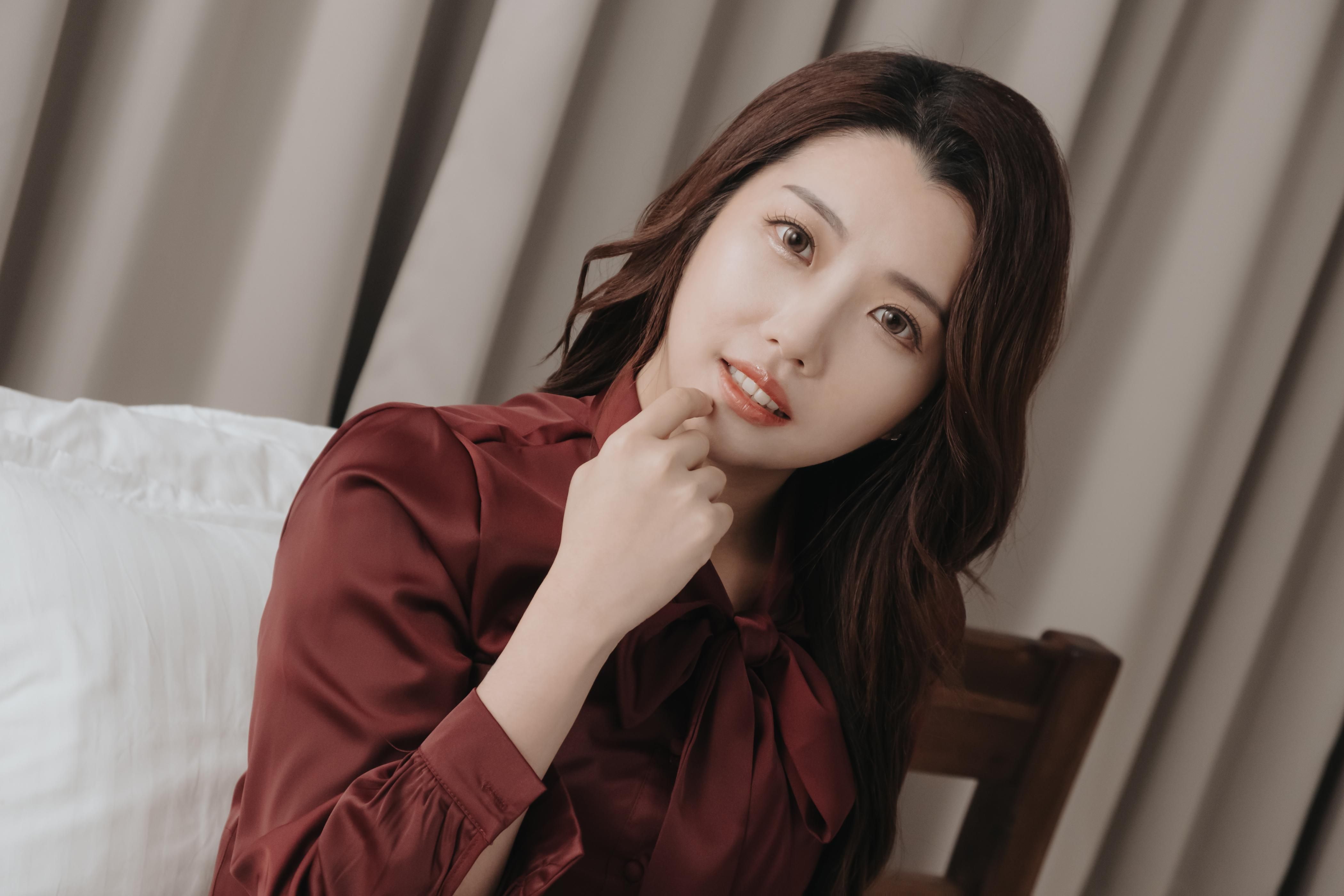  : 女醫師白袍底下淫蕩的一面