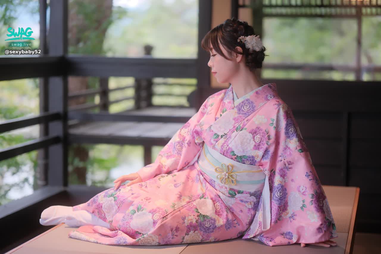 sexybaby5201314 : 感谢哥哥支持，变成热门榜第一女主播了！