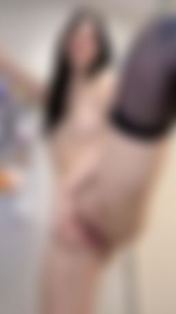 gremory_ : 站在那裡，尿在我脖子上。啊啊啊！ 👅💦👅💦👅
