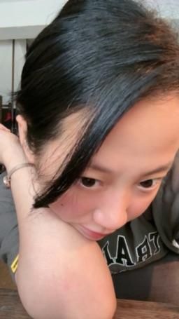 selinamimichen : 上班偷情一下嗎