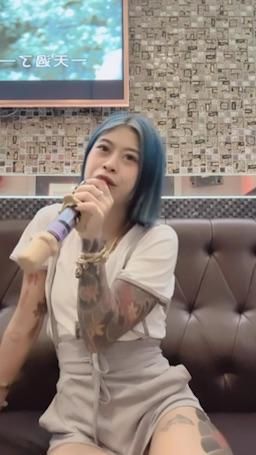 sexyestherr : 猜猜歌遊戲
私訊我歌名猜對送騷片一片「完整歌名」🤤🔥