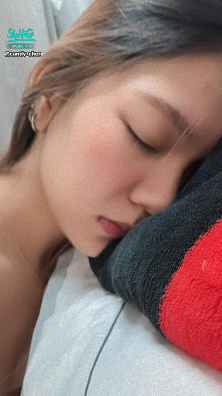 candy_cherry : 謝謝寶寶來看我的直播❤️教會了我好多東西😂我要趕快休息了❤️你們也要早點休息唷😘