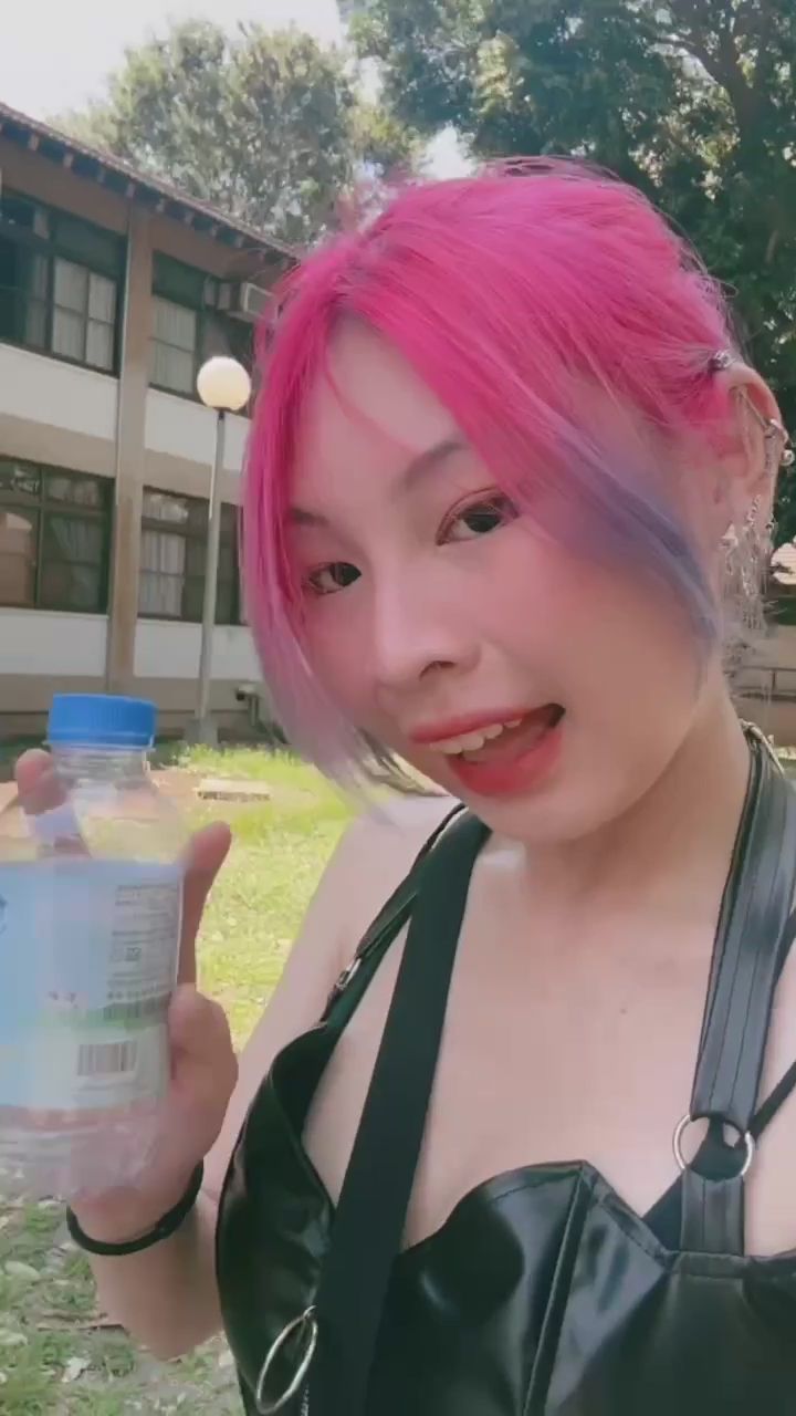  : Haven't seen Chunjiao for a long time? ❤️
Are my Zhimings still there? 😝
The show will start on 6/22 (Sunday) at 10:00 p.m.
Remember to come back to me 🥰

#sexy #性感 #生活 #騷 #日常 #奶 #戶外
