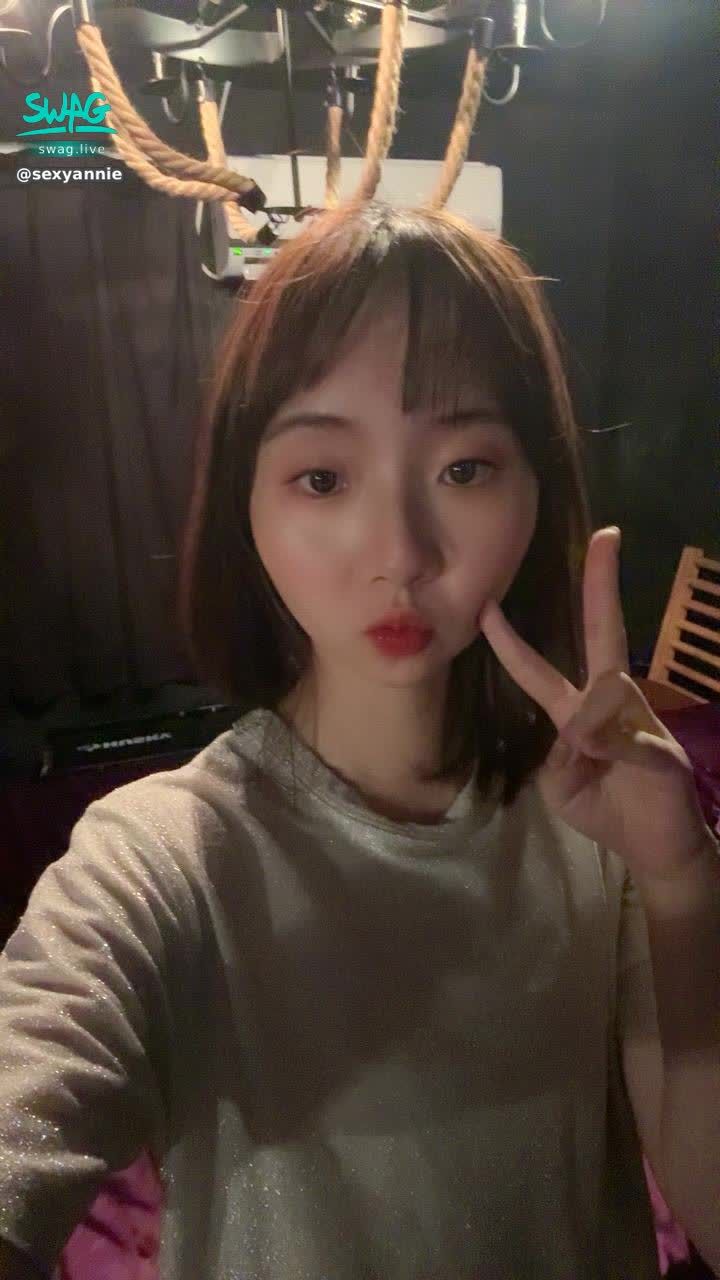 sexyannie : Because of a cold 😷 My throat is not feeling well.
There may not be a live broadcast later.
If there is no live broadcast at 11 o'clock, the time of the next live broadcast will be announced. ❤️