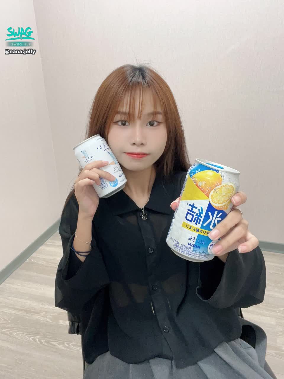 nana.jelly : I'm not in a good mood today. Come get me drunk and take me away. #新人 #s