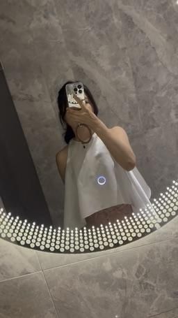 janicee : 馬尾
這幾天好熱
快要融化了
還是在房間裡運動比較舒服呀！