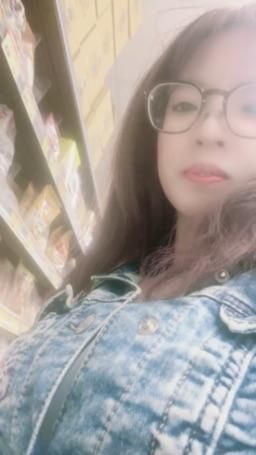 lovemeredith : Have you eaten lunch? Do you want me to cook for you? Guess which supermarket I am in? If you answer correctly, I will give you a free pill.