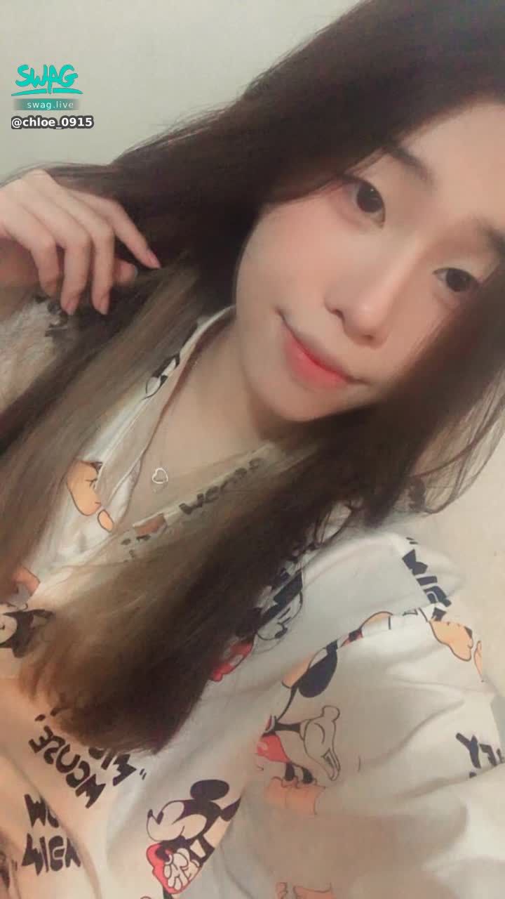 chloe_0915 : Do you miss me? It's been a long time since I started broadcasting 😂
Send me a private message: "Xiao Xi, I miss you so much"
Give you a bonus movie 🥰😈

#sexy #露臉 #可愛 #甜美 #素人 #性感 #蘿莉控 #私訊
