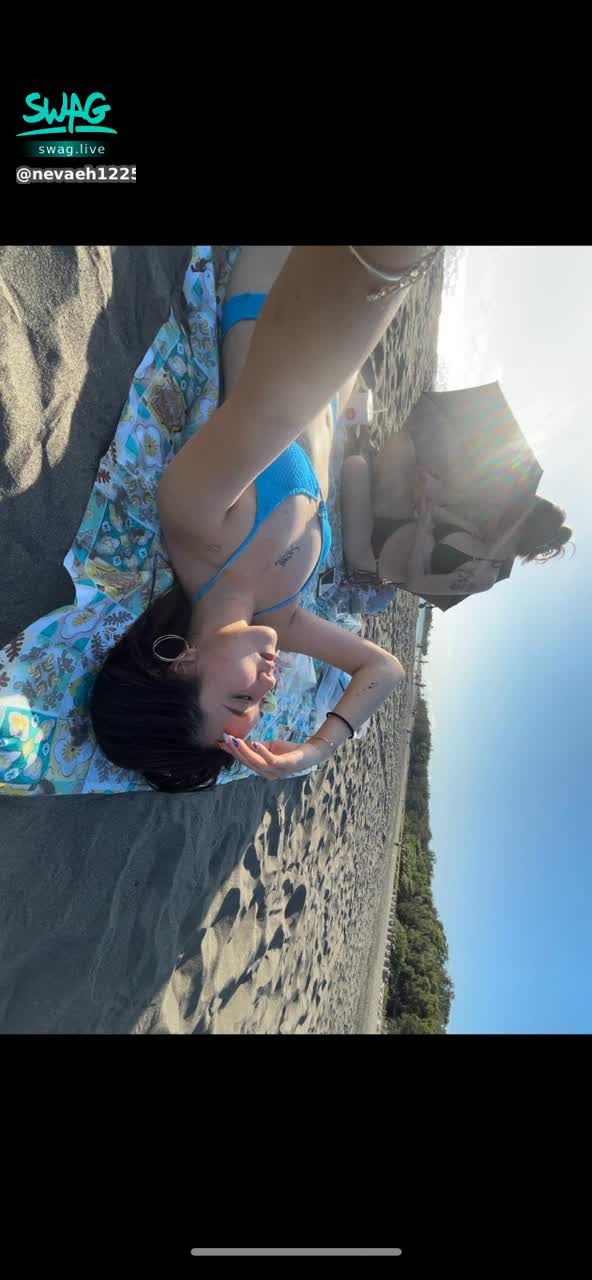  : Summer is finally here ☀
Wearing your favorite bikini 👙
Let the sun kiss every inch of your skin
Get your favorite tan 😆

#性感 #比基尼 #sexy #日常 #生活 #奶 #hot #可愛 #戶外