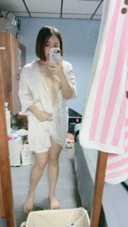 piffydream : Can you bear to secretly take off your pajamas in front of the mirror?