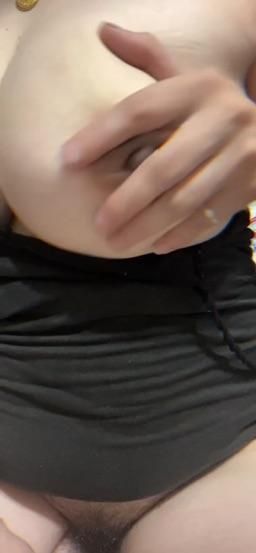 lovepapa_1990 : 被鄰居姐姐的超美巨乳勾引了🤫🤫