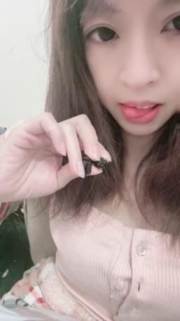 lovemeredith : Dried aronia frutescens is good for eyes. Would you like a few? I also want your two.